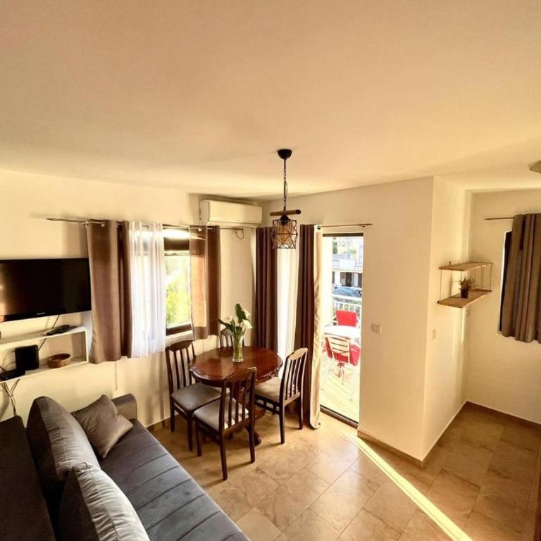 Apartments Marinić - One-Bedroom Apartment - 1