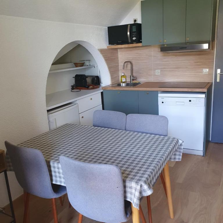 Pléiades , Apt 5 p, 1 grande chambre, un coin montagne et une place de parking , belle vue - Apartment mit Aussicht und Balkon - 4