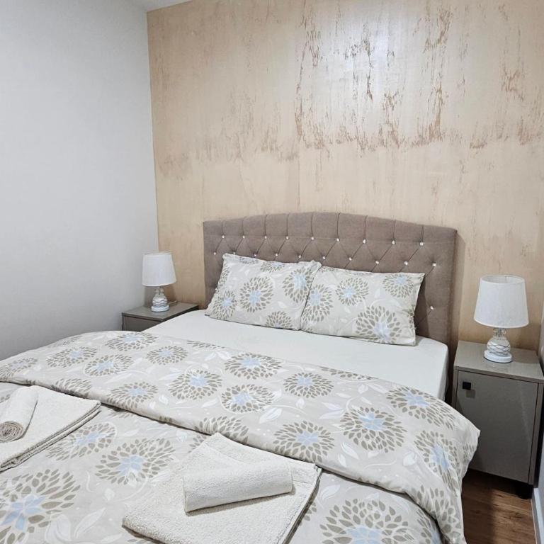 Sunset Home Mostar - Two-Bedroom Apartment - 23