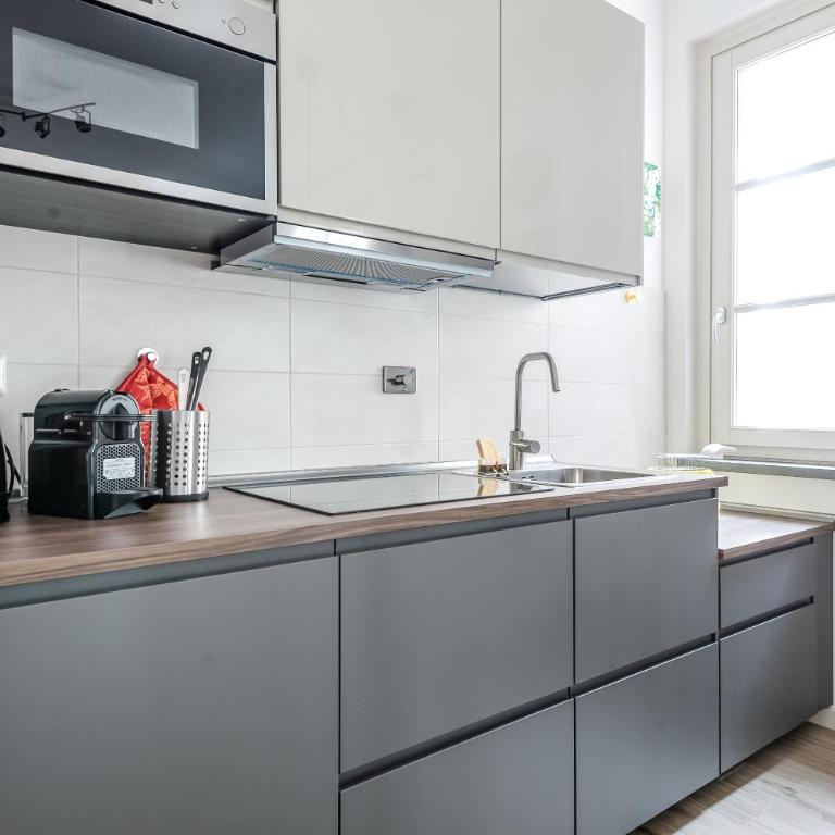 Hostly-Giugio's House-Lungarni and Town Center - Appartamento Deluxe - 17