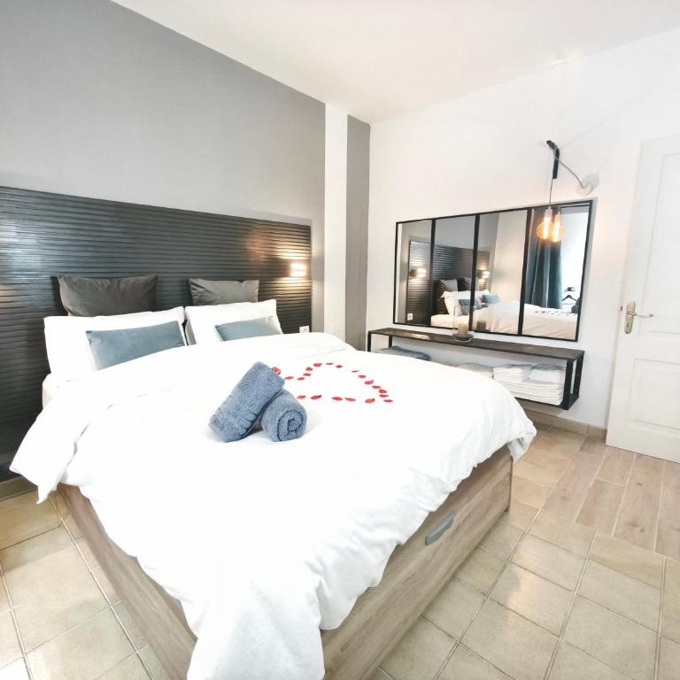 PAMRO moderner Bungalow - 4 Schlafzimmer - 2 Bäder - Whirpool - Ferienanlage mit Pool - Familienfreundlich - Casa de 4 dormitorios - 2