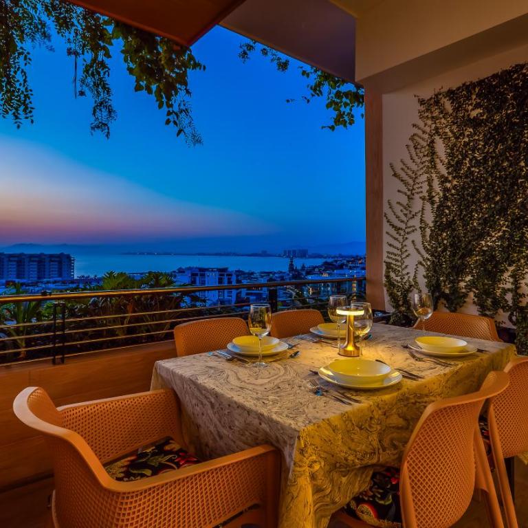 SOHO PV Luxury Ocean View, Pool, Gym, 7m Beach - Apartamento de 2 dormitorios con terraza y vistas al mar - 14