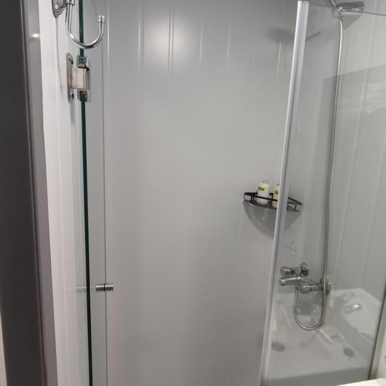 Makenke Cozy Room - Double Room with Private Bathroom - 3