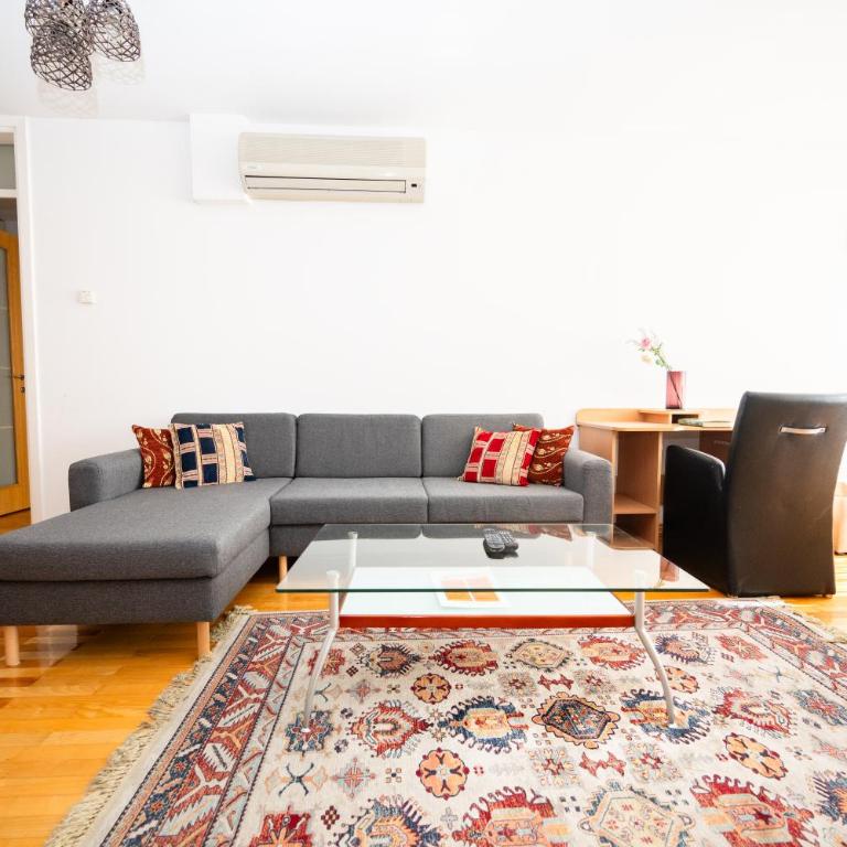 Modern 2BDR apartment in the center - FREE PARKING - Two-Bedroom Apartment - 5