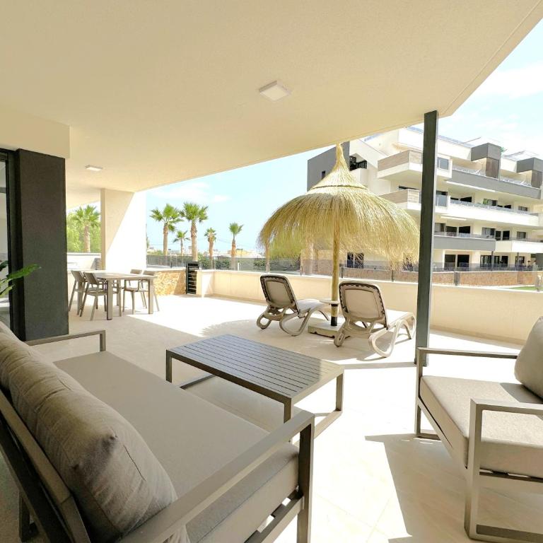 Modern Appartement met Zwembad - Playa Flamenca - Apartamento de 2 dormitorios con vistas a la piscina - 2