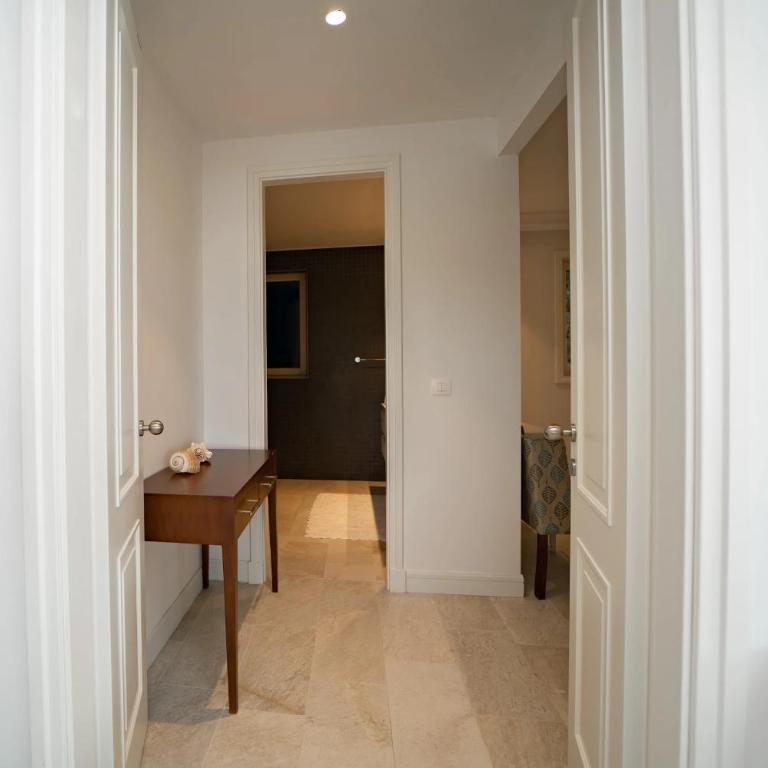 Sea View Three Bedroom Apartment - Marina Village - Three-Bedroom Apartment - 15