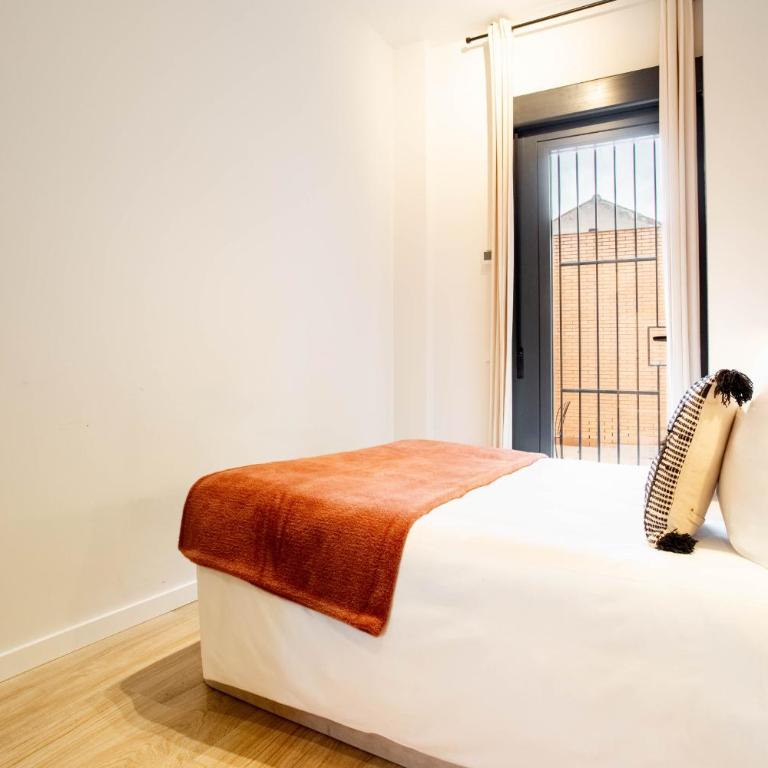 Castilla en Madrid - Two-Bedroom Apartment - 10