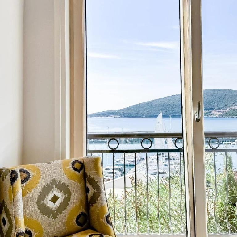 Sea View Three Bedroom Apartment - Marina Village - Three-Bedroom Apartment - 40