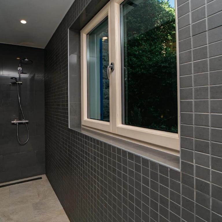 Sea View Three Bedroom Apartment - Marina Village - Three-Bedroom Apartment - 41