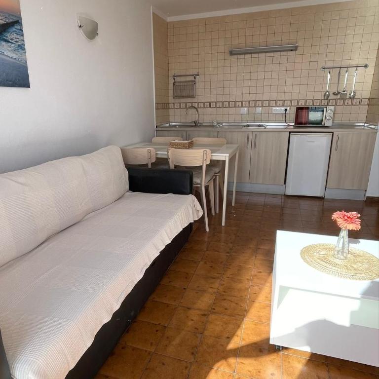 La Florida Blue Beach Puerto del Carmen, en el centro, con vistas al mar piscina y muy cerca de la playa - Apartamento de 1 dormitorio - 8