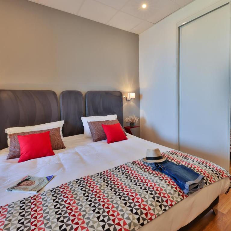 Hôtel Méditerranée - Chambre Double Supérieure - Vue Piscine - 3