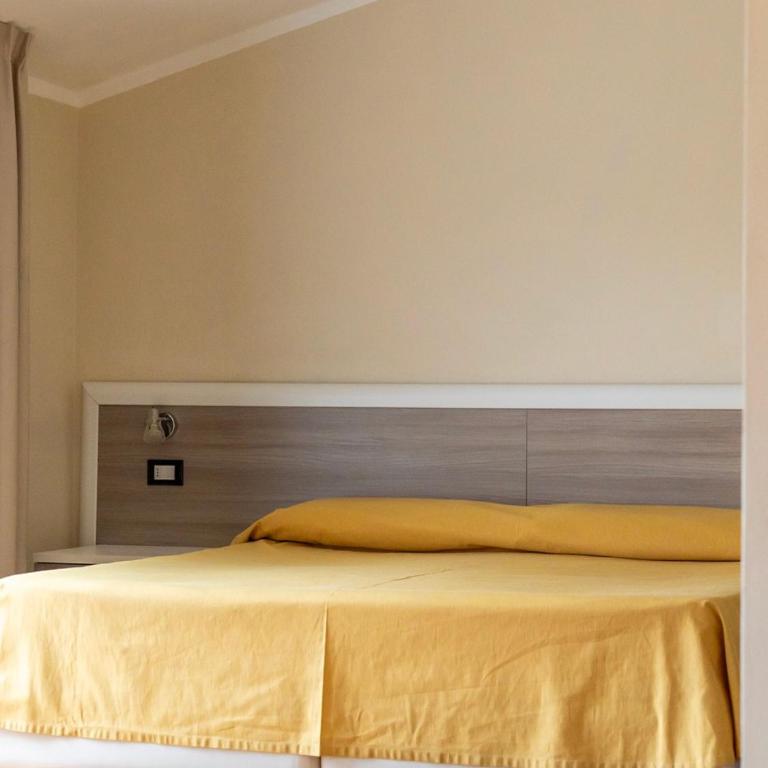Hotel Fabricia - Camera Familiare - 9