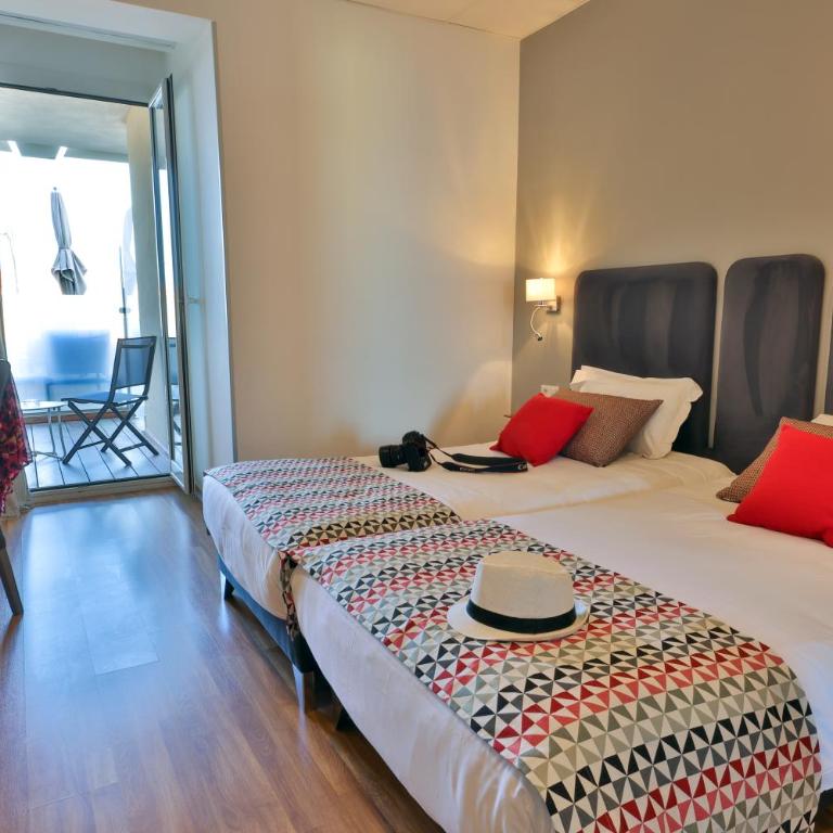 Hôtel Méditerranée - Chambre Lits Jumeaux Supérieure avec Vue sur la Piscine - 3