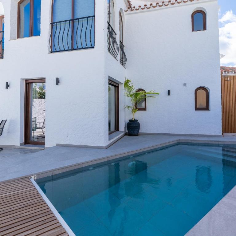 Luxury house with private heated pool in Nerja! - Habitación Doble con vistas al parque - 4