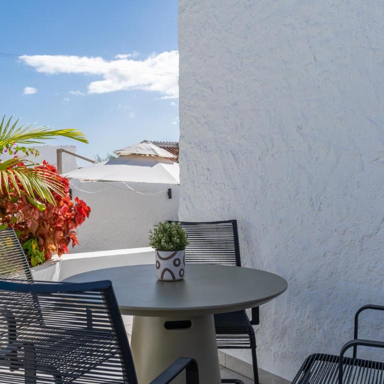 Luxury house with private heated pool in Nerja! - Habitación Doble con vistas al parque - 6
