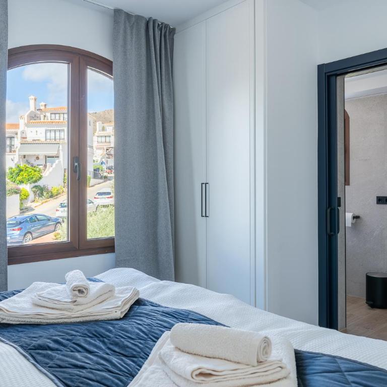 Luxury house with private heated pool in Nerja! - Habitación Doble con vistas al parque - 33