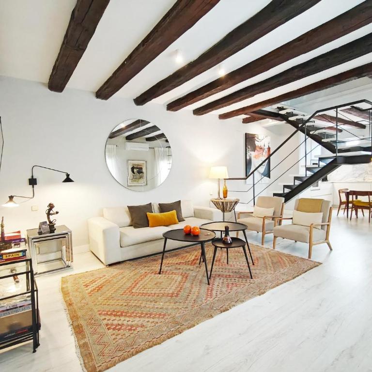 Lope de Vega - Three-Bedroom Apartment - 1