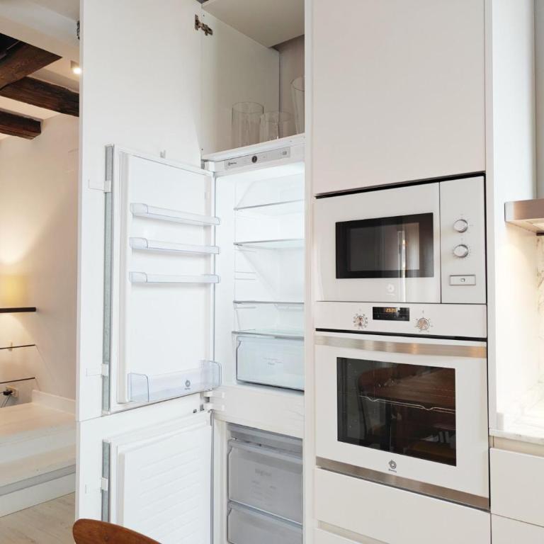 Lope de Vega - Three-Bedroom Apartment - 12