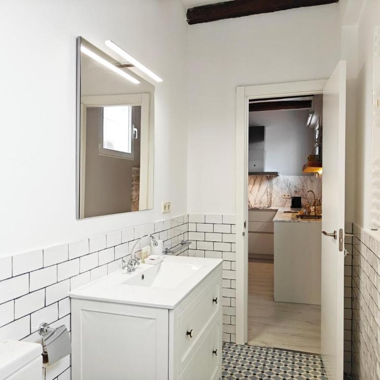 Lope de Vega - Three-Bedroom Apartment - 14