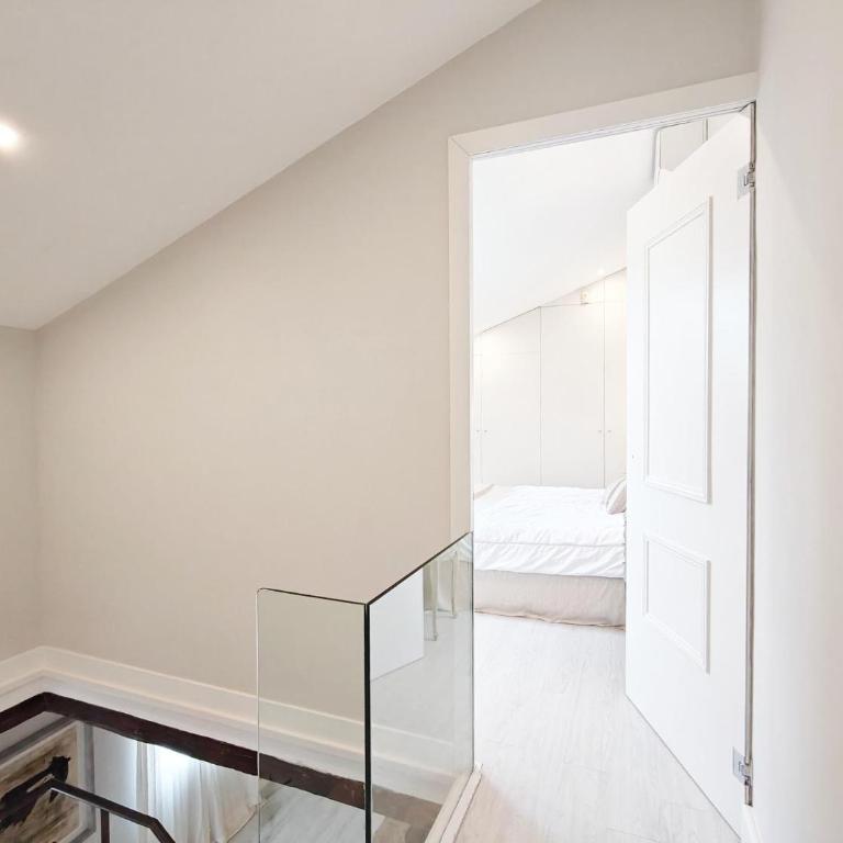 Lope de Vega - Three-Bedroom Apartment - 17