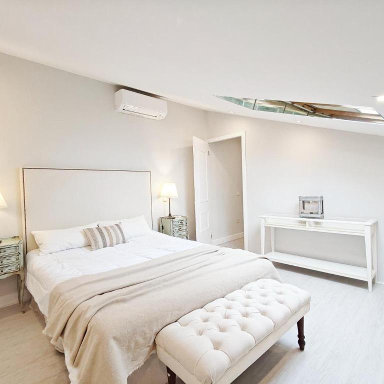 Lope de Vega - Three-Bedroom Apartment - 25