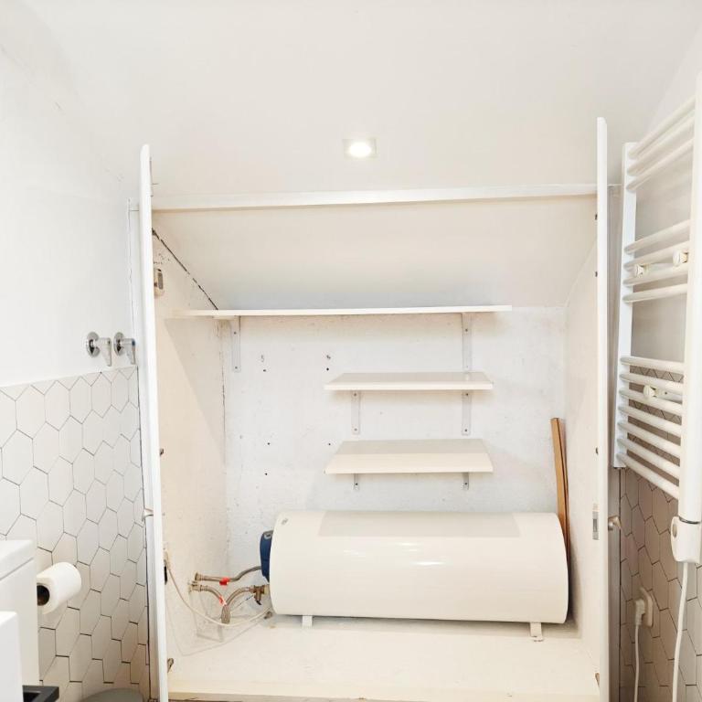 Lope de Vega - Three-Bedroom Apartment - 29