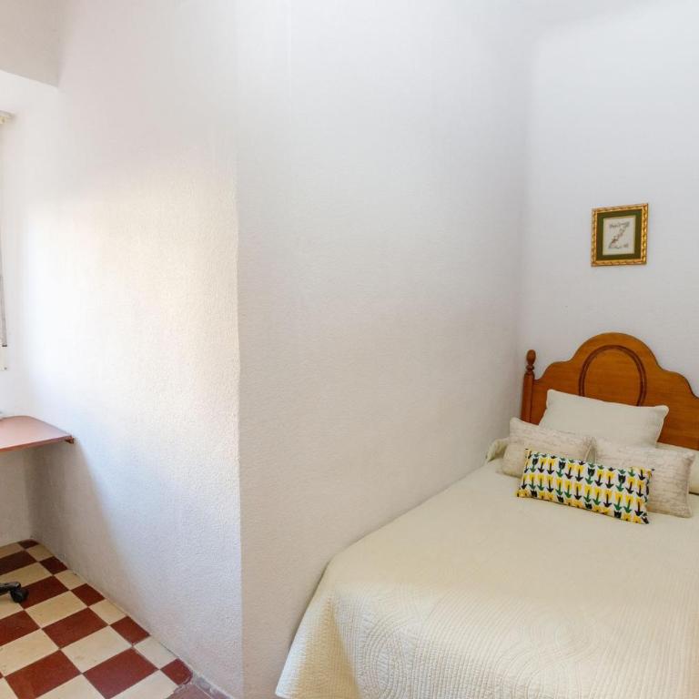 Elegante apartamento en Granada by beBalmy - Three-Bedroom Apartment - 10