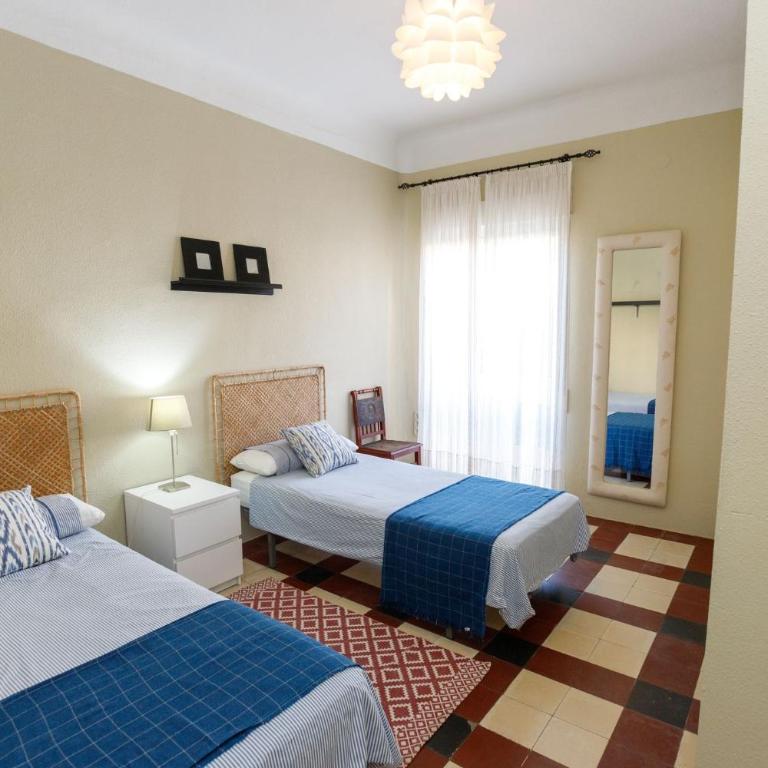 Elegante apartamento en Granada by beBalmy - Three-Bedroom Apartment - 14
