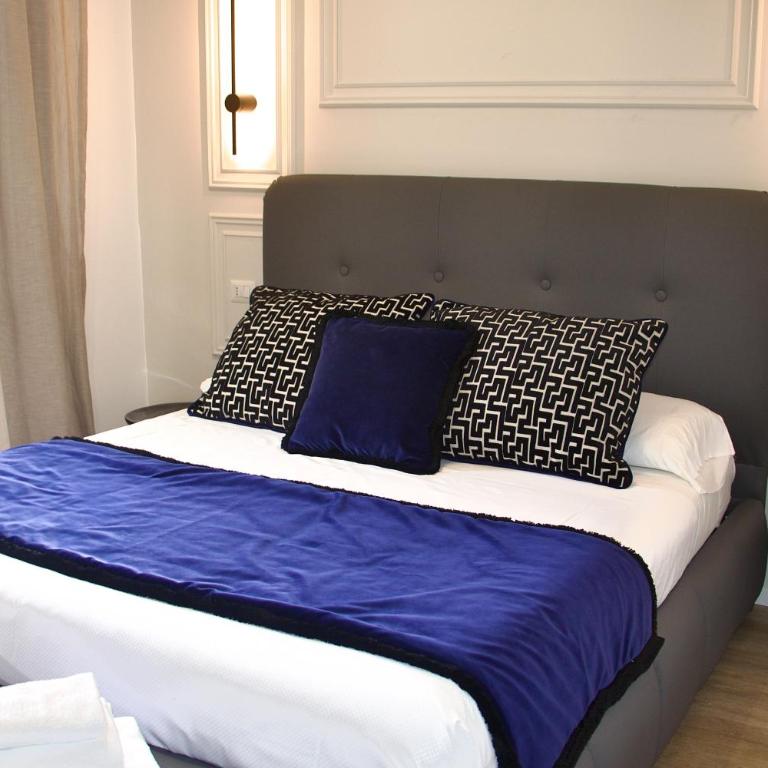 XCross Suites Basilica San Paolo - Triple Room with Balcony - 8