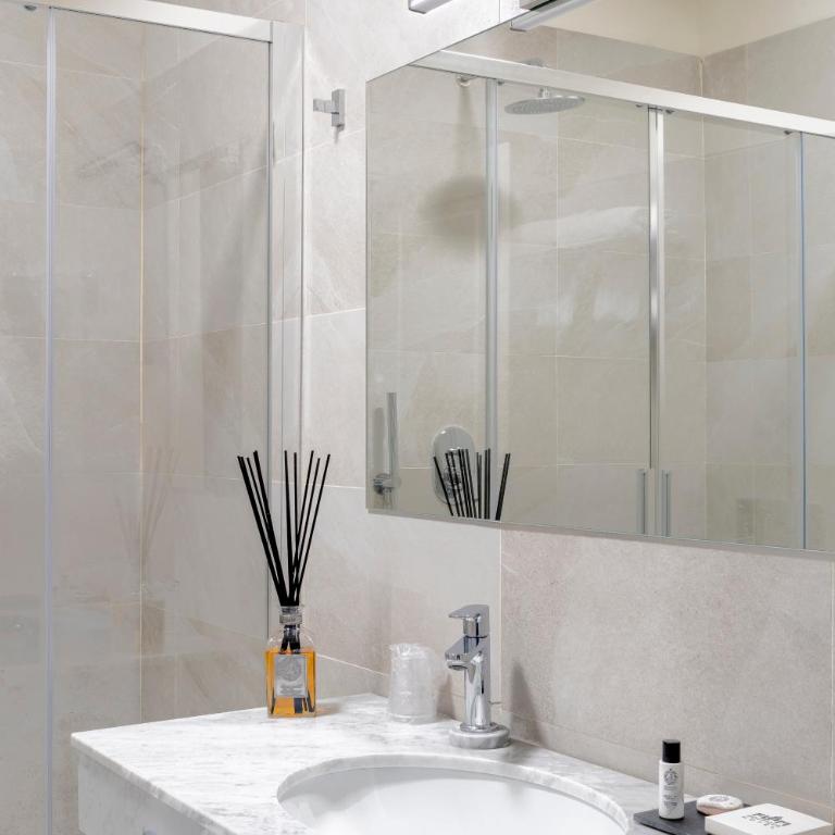 Flom Boutique Hotel - Camera Deluxe - 5