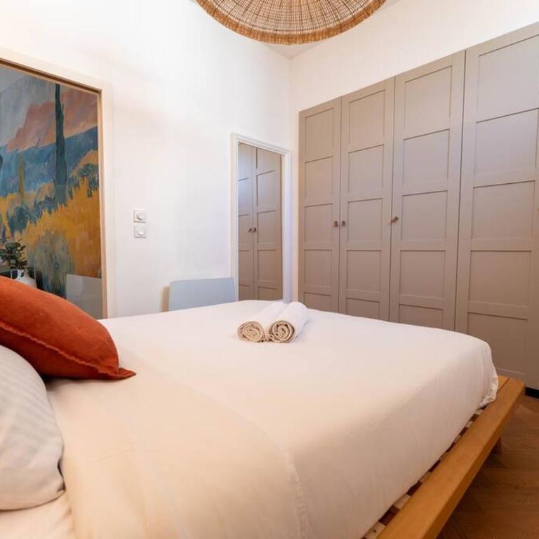 Superbe appartement deux chambres, centre proche port - Appartement - 16