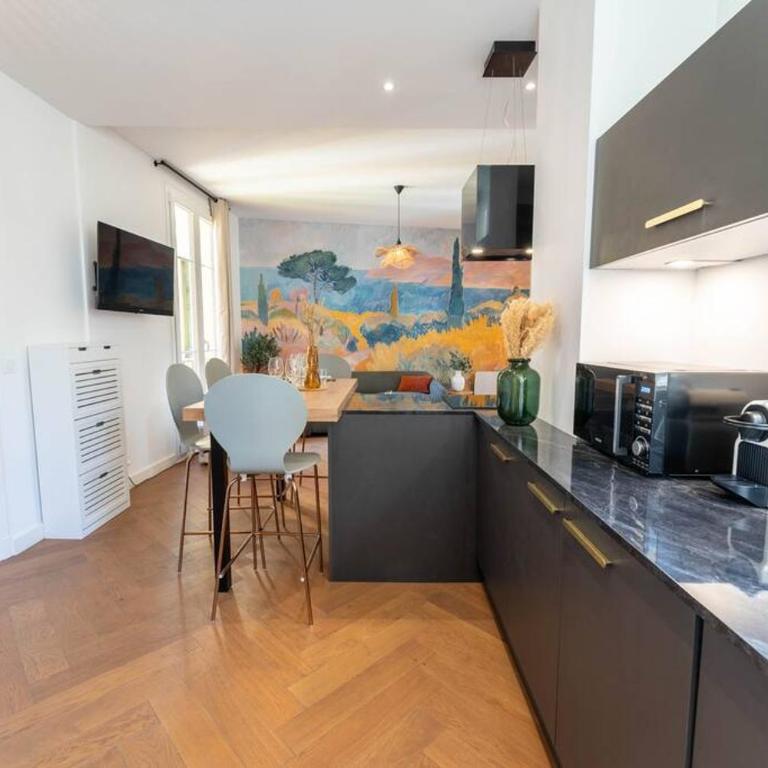 Superbe appartement deux chambres, centre proche port - Appartement - 25