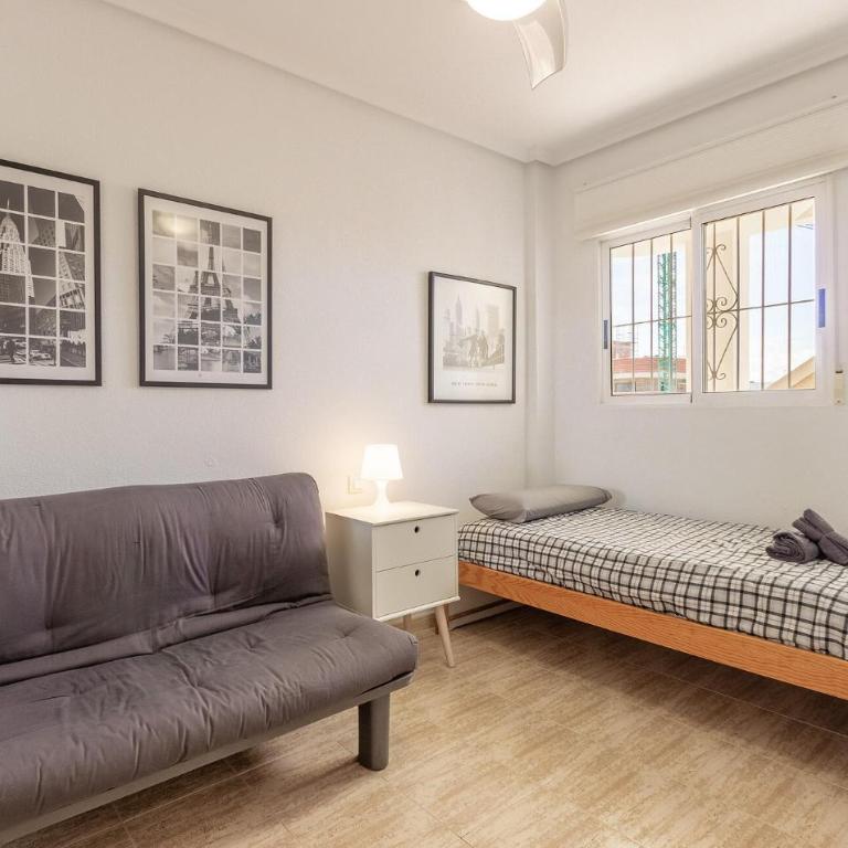 2 Bedroom Beautiful Apartment In Arenales Del Sol - Apartamento de 2 dormitorios - 9
