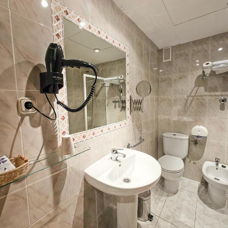 Hotel Casa Morlans 3000 - Habitación Cuádruple con balcón - 5