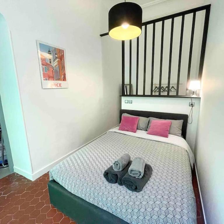 Cosy appartement, moderne, fuchsia, industriel - Appartement 1 Chambre - 5
