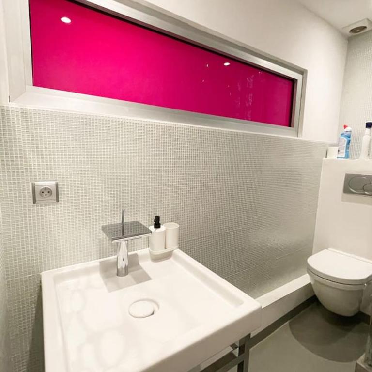Cosy appartement, moderne, fuchsia, industriel - Appartement 1 Chambre - 9