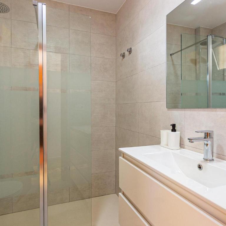 2 Bedroom Beautiful Apartment In Arenales Del Sol - Apartamento de 2 dormitorios - 10