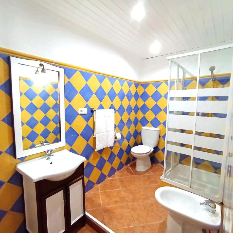 Red House - Two-Bedroom House - 14