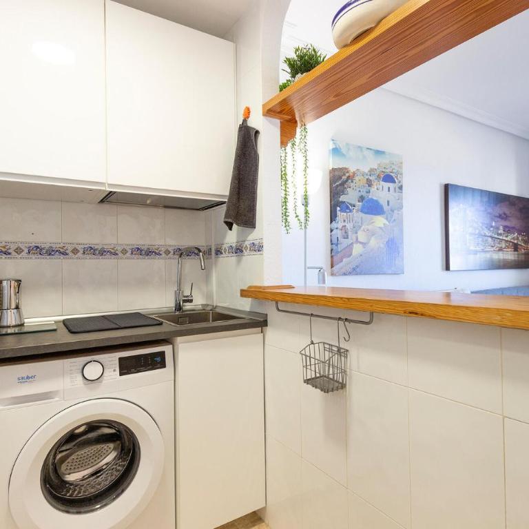 2 Bedroom Beautiful Apartment In Arenales Del Sol - Apartamento de 2 dormitorios - 5