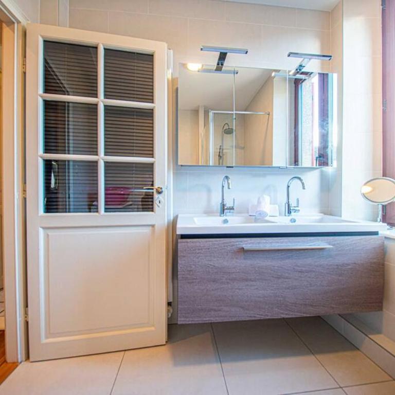 Le grand Géromois - Spacious - Private parking - Appartement 3 Chambres - 26