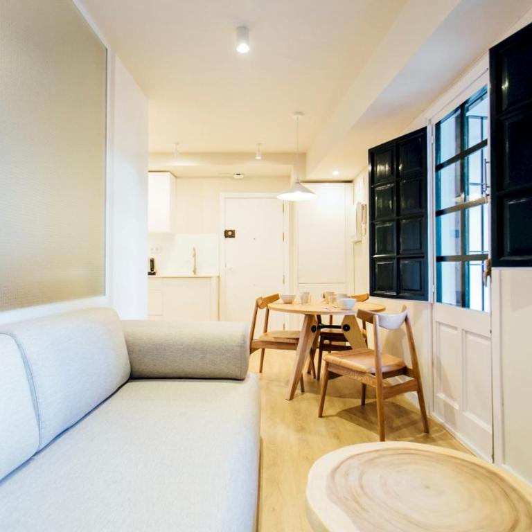 1 bedroom 1 bathroom - La Alfalfa - Cozy study - One-Bedroom Apartment - 3