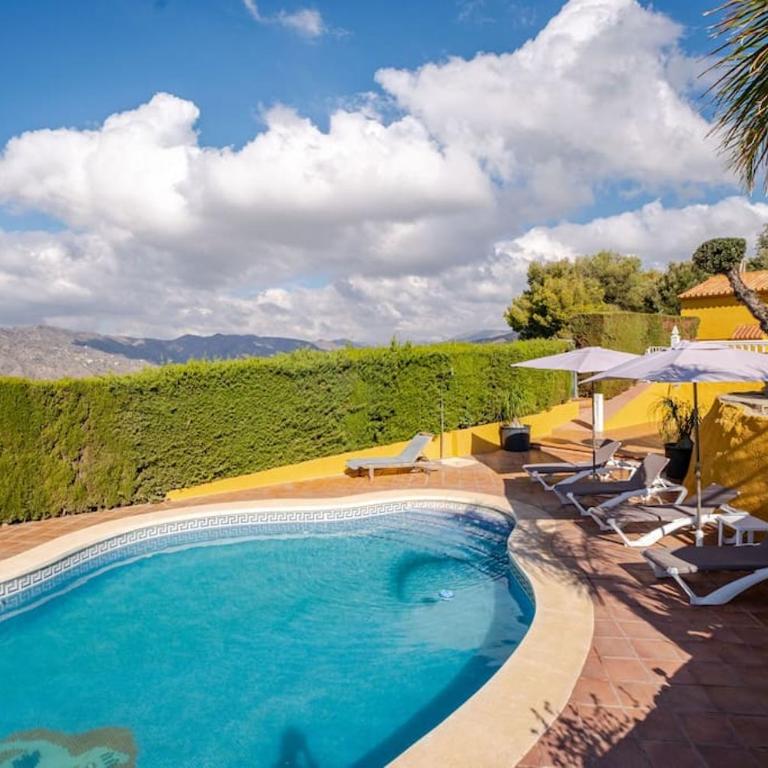 Villa Ángel, One of the best viewpoints in Malaga Bay - Three-Bedroom Villa - 32