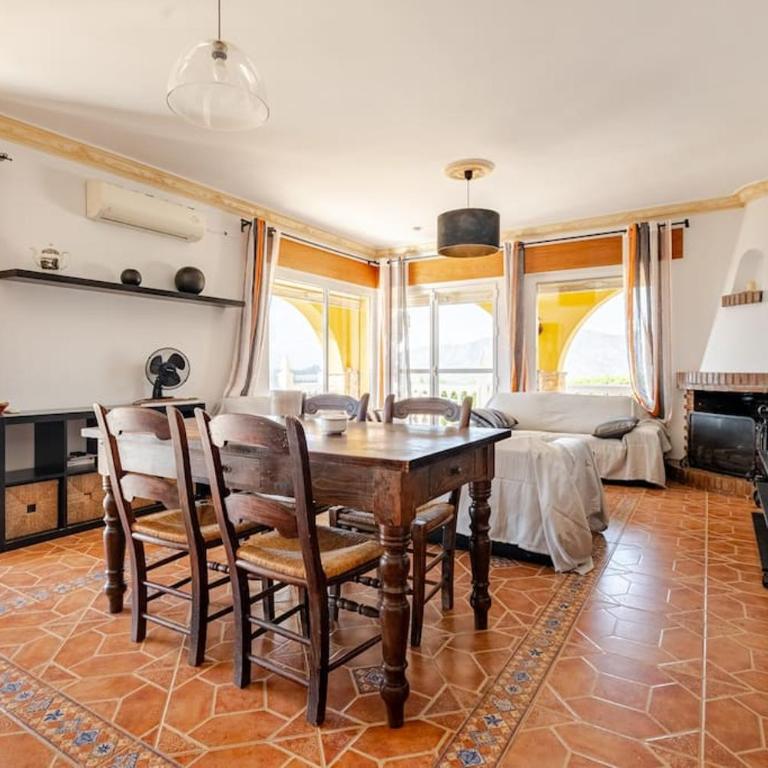Villa Ángel, One of the best viewpoints in Malaga Bay - Three-Bedroom Villa - 18