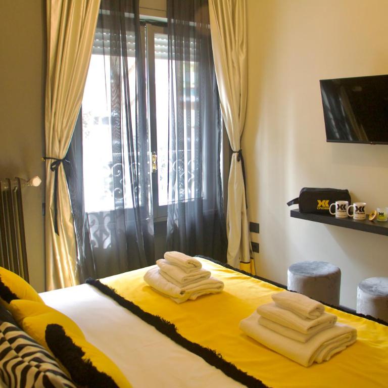 XCross Suites Roma - Camera Matrimoniale Deluxe - 13
