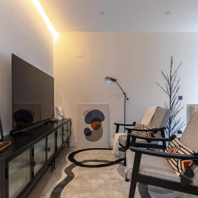 Casco Viejo Chic&Cozy - FREE PARKING - Two-Bedroom Apartment - 16