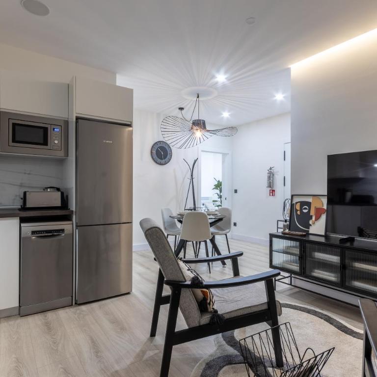 Casco Viejo Chic&Cozy - FREE PARKING - Two-Bedroom Apartment - 19