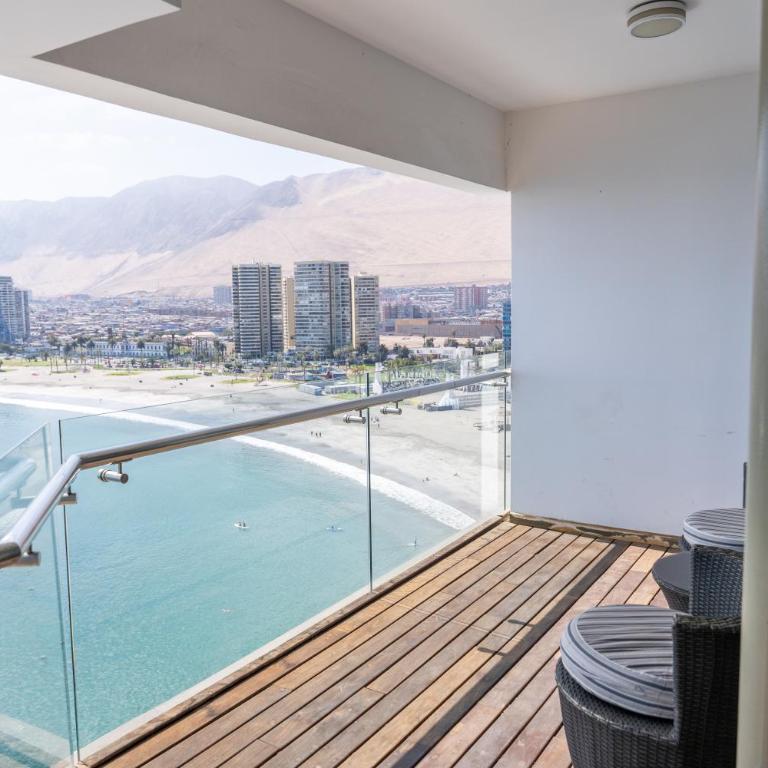 Terrado Suites Iquique - Habitación con cama grande y vistas al mar - 2