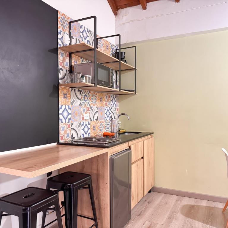 Alojamiento en apartamento cerca a Provenza - M203 By Roots Rentals - One-Bedroom Apartment - 9