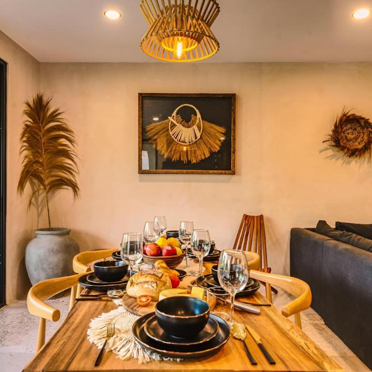 Deluxe 6BR Double Penthouse with 2 Private Roof Pools - Apartment - 65