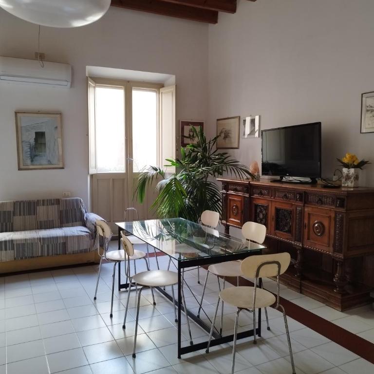 Casa Sanna Cagliari - Appartamento con 2 Camere da Letto e Balcone - 24